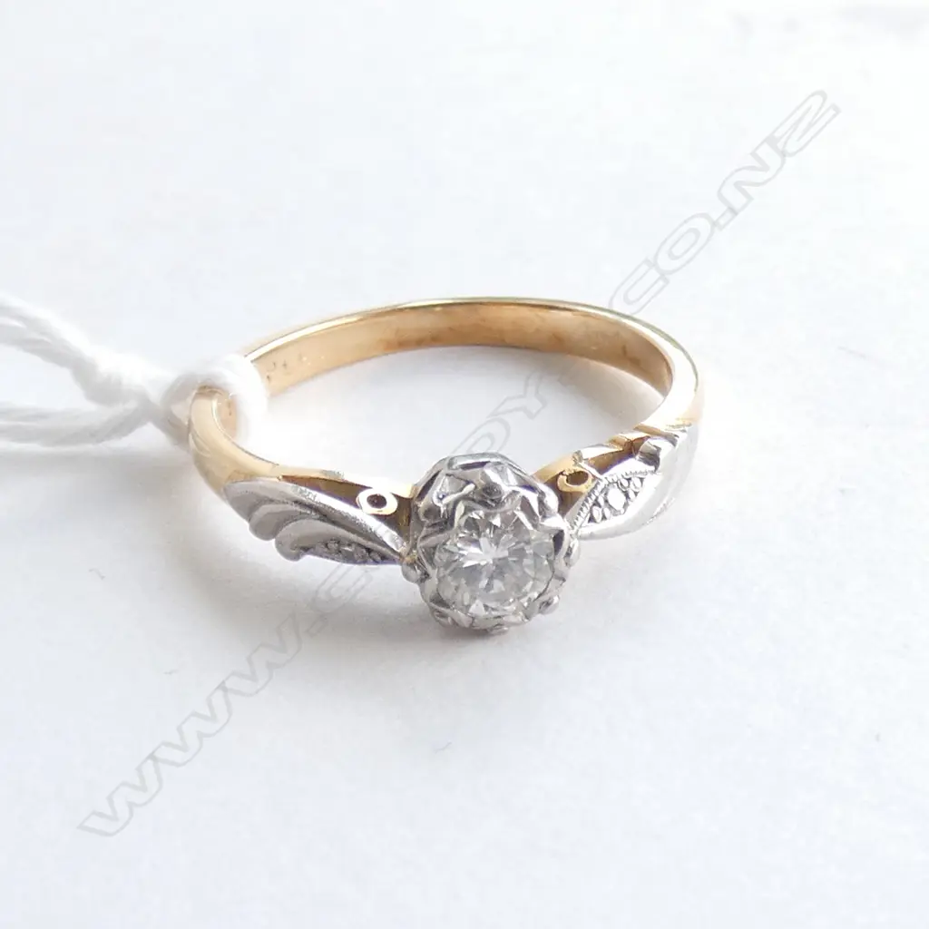 (16171) VINTAGE 18CT DIAMOND RING 0.33CT APPROX. Image 1++