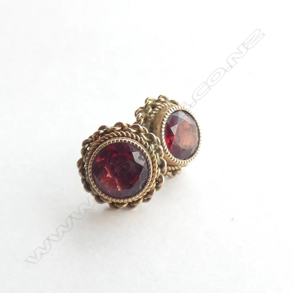 9ct & RED STONE EARRINGS 2 GRAMS Image 1++