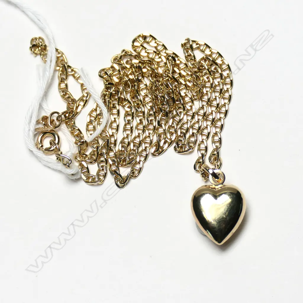 9CT GOLD NECKLACE W HEART PENDANT 5.63G Image 1++