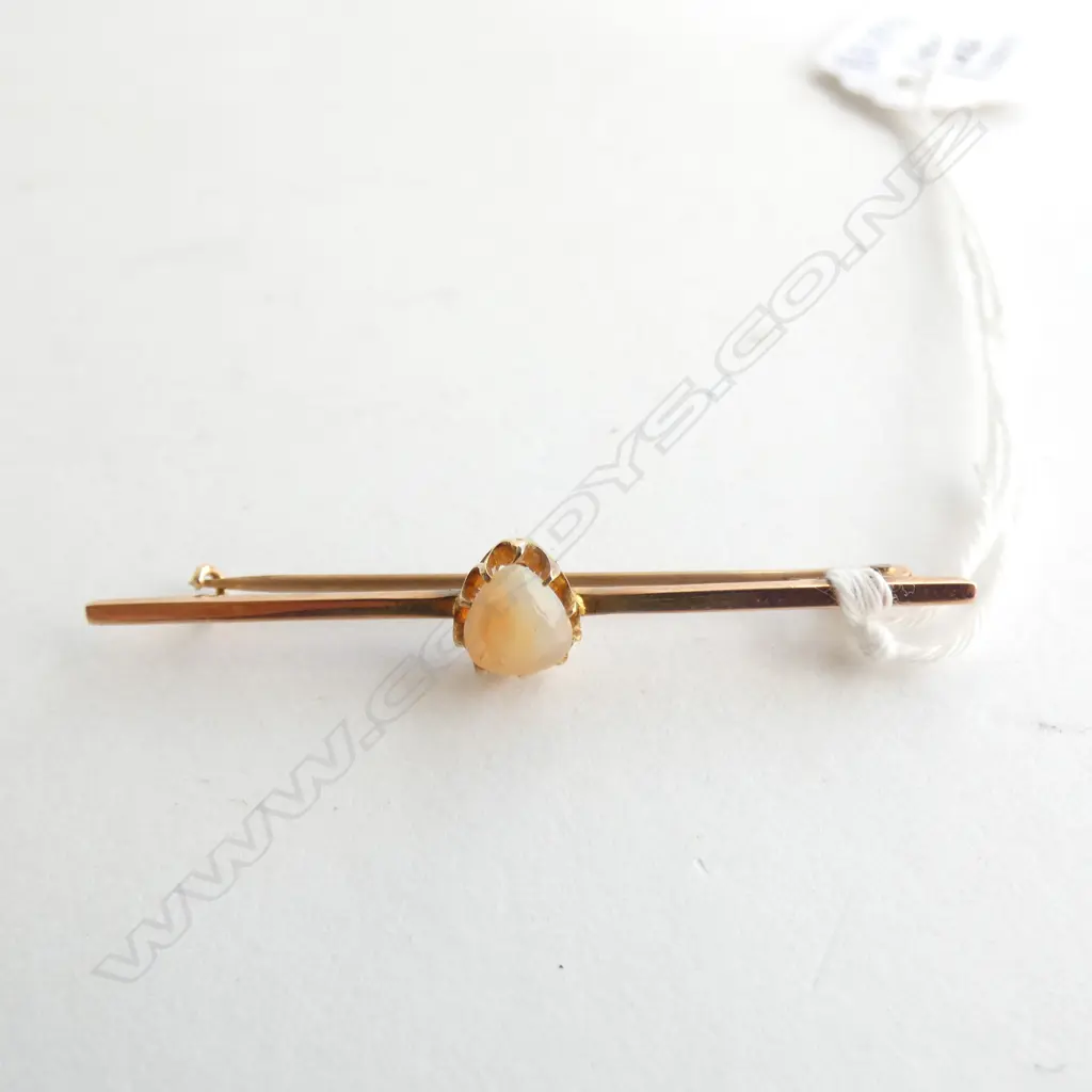 9CT & OPAL BAR BROOCH 2.3 GRAMS Image 1++