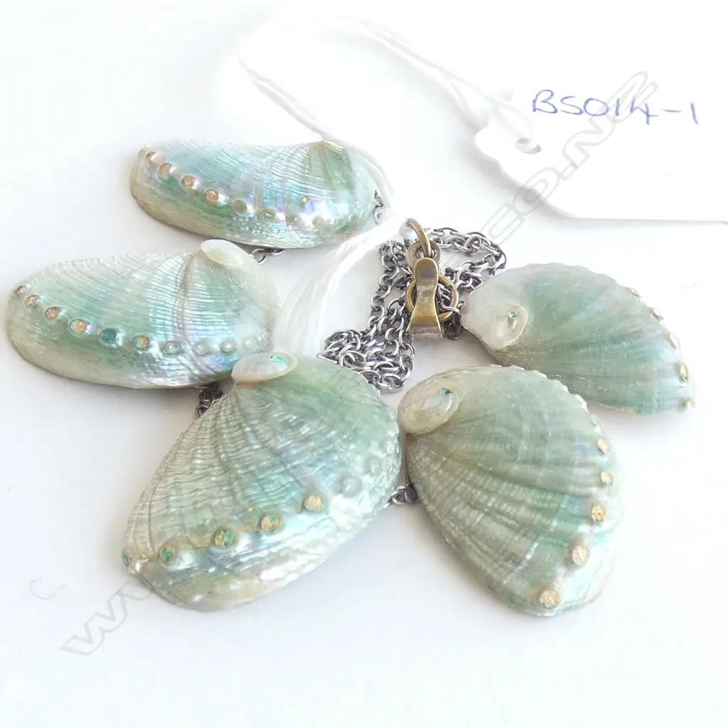 NZ FOLK ART SHELL NECKLACE Image 1++