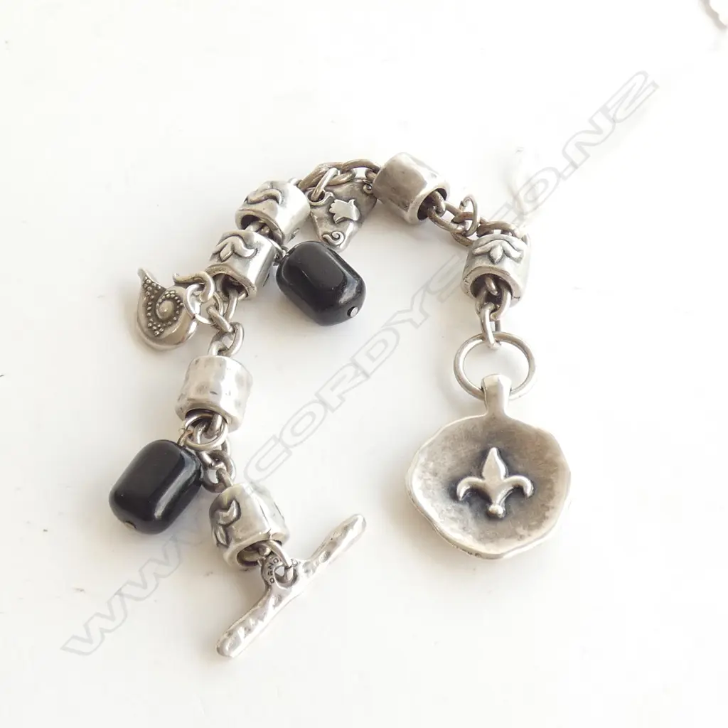(16128) HEAVY SILVER ART JEWELLERY BRACELET Image 1++