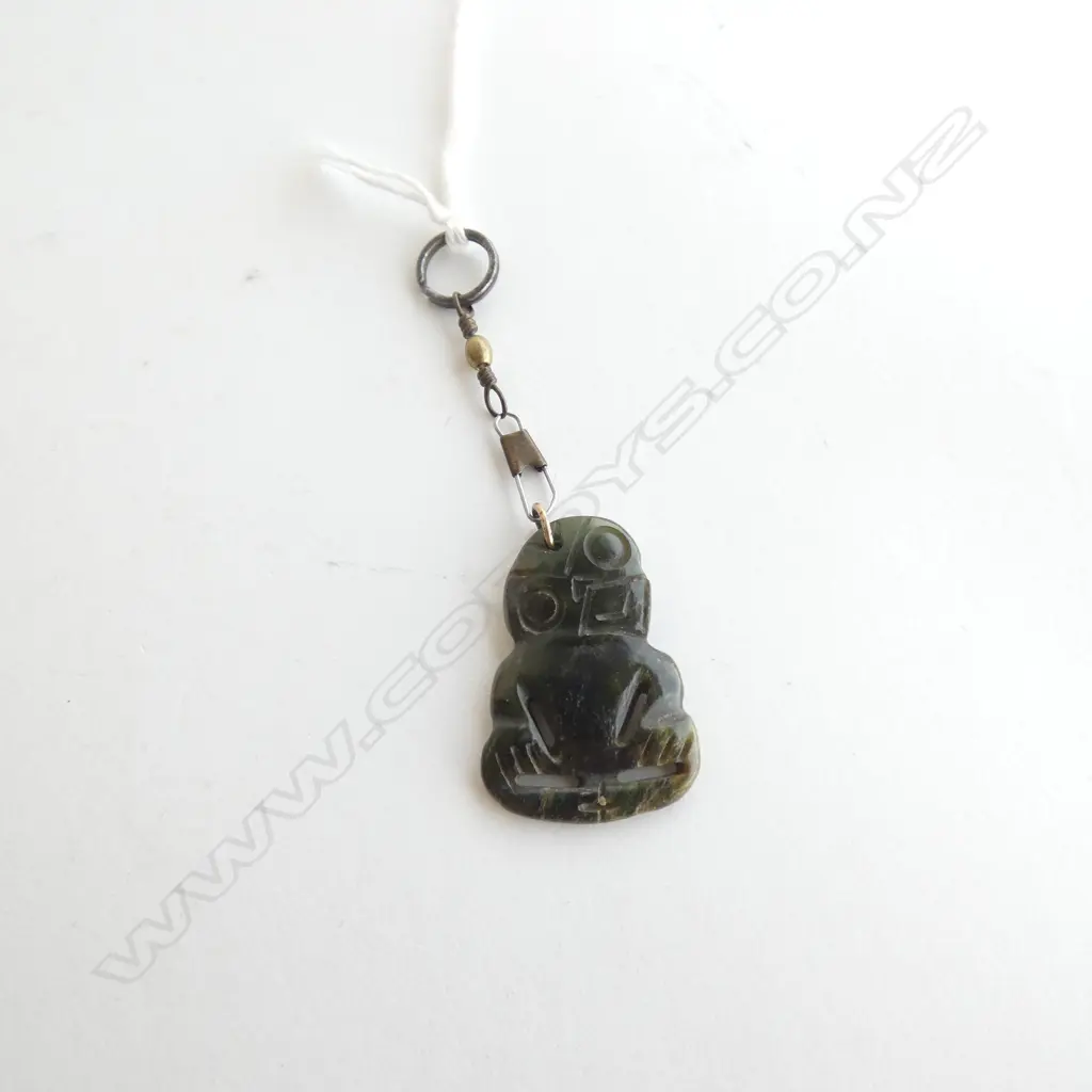 VINTAGE HAND CARVED GREENSTONE TIKI H. 30MM Image 1++