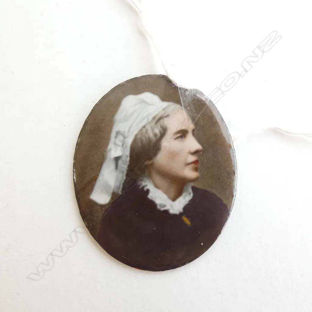 C1900 ENAMELLED PHOTO WOMAN PORTRAIT PANEL Image 1++