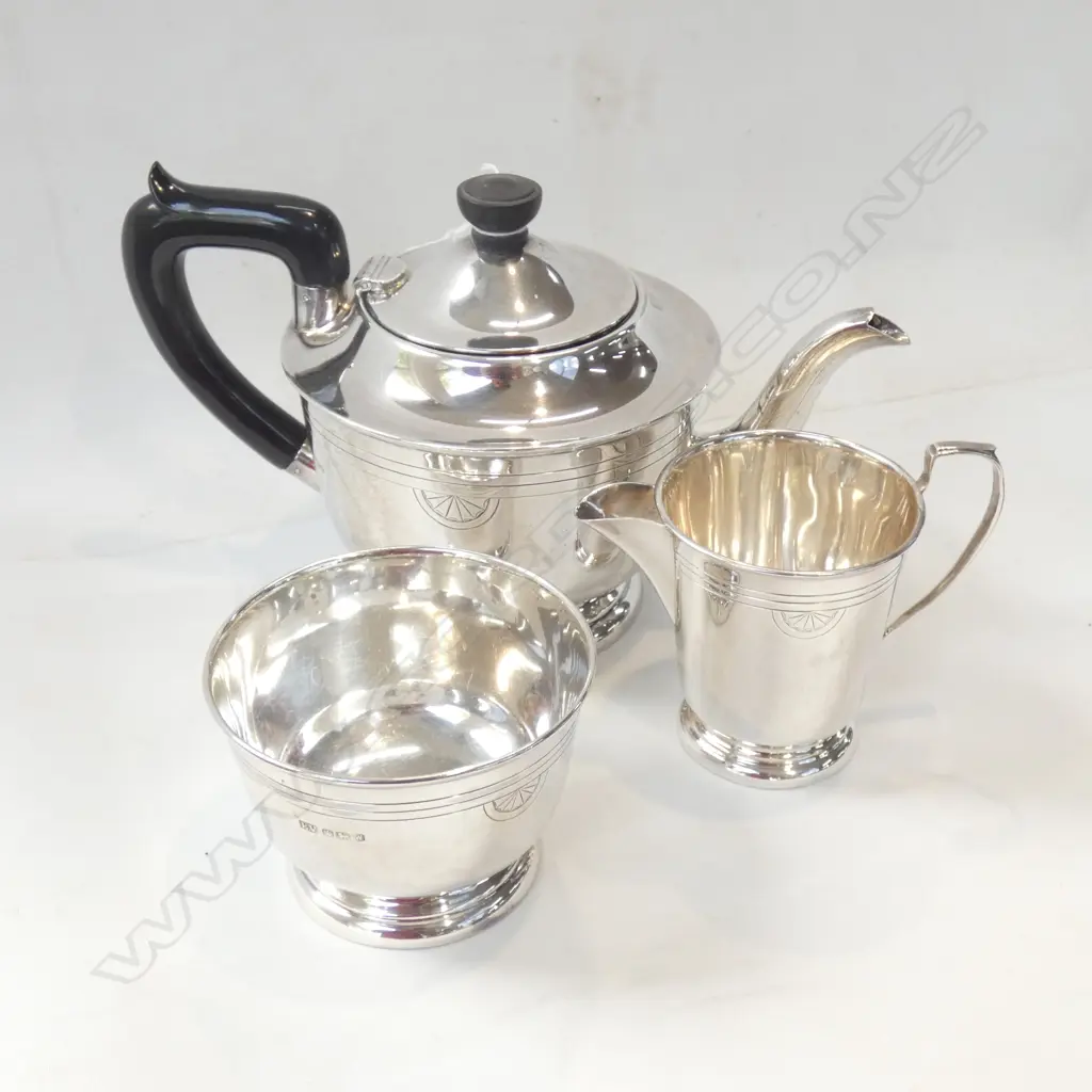 3 PCE STG SILVER TEASET, SHEFFIELD 1939 695 GRAMS  Image 1++