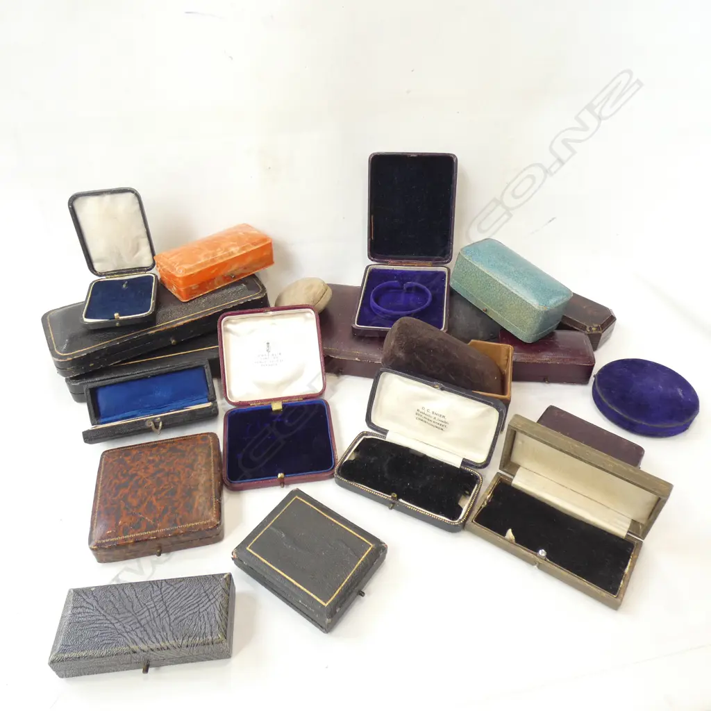 BAG ASST. JEWELLERY BOXES Image 1++