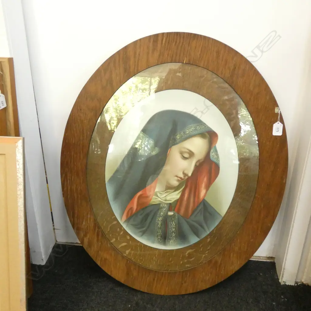 OAK FRAMED RELIGIOUS PRINT OF MARY 580 X 450MM Image 1++