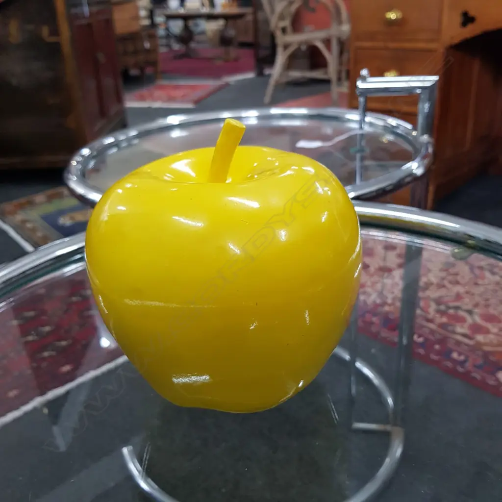 WHITE DRAGON VASE, YELLOW APPLE, 2 CERAMIC BOWLS 150mm dia Image 1++