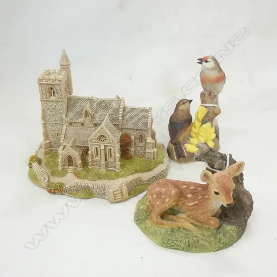 3 FIGURINES; LILLIPUT LANE CATHEDRAL / ROYAL WORCESTER LINNETS (H130MM)  & WEDGWOOD DEER 