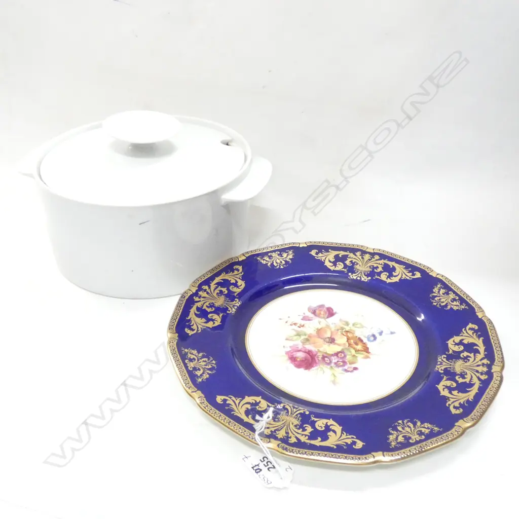 THOMAS GERMANY WHITE PORCELAIN LIDDED DISH (DIA 255MM)  & ROYAL DOULTON PLATE  (DIA 270MM) Image 1++