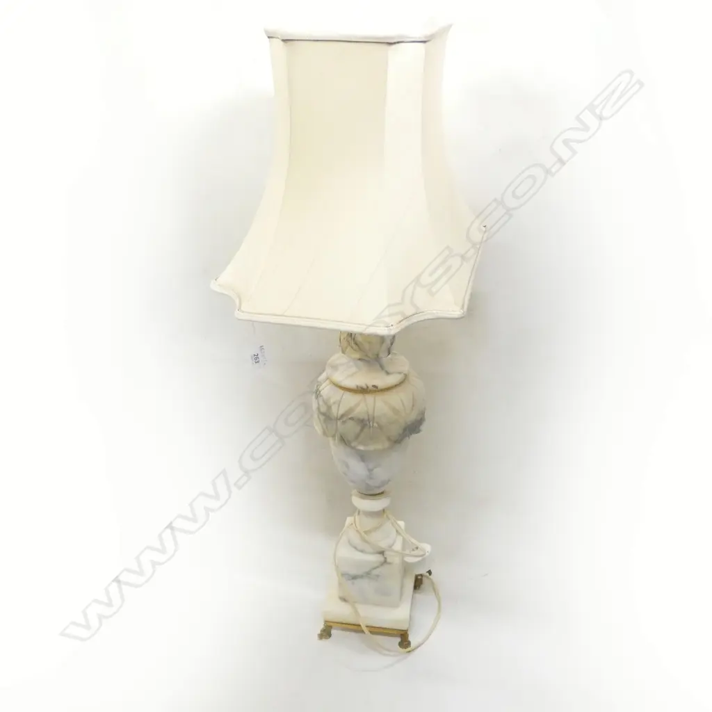 TALL ALABASTER LAMP H.830mm Image 1++