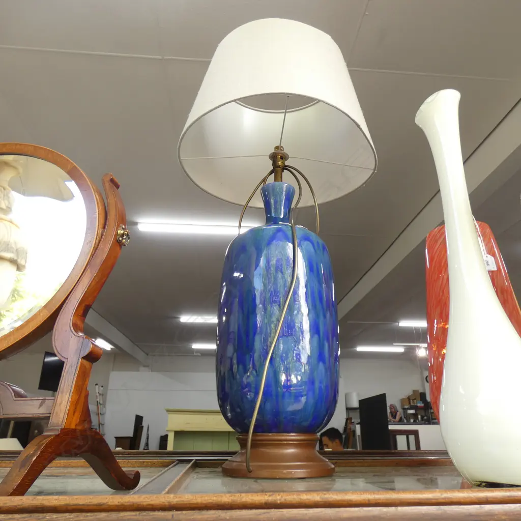 LGE TABLE LAMP WITH SHADE, BLUE TRICKLE GLAZE BASE H.570mm Image 1++