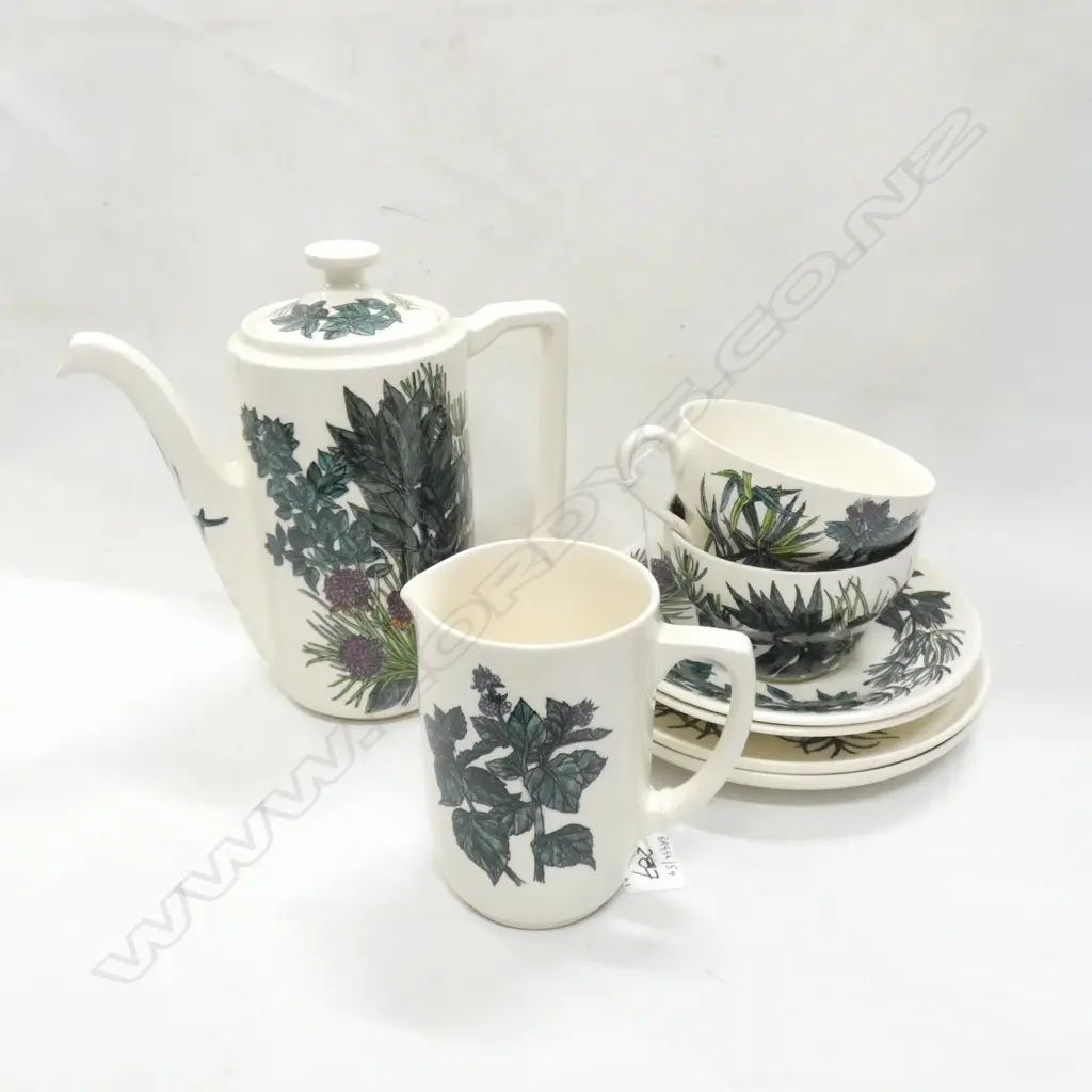 MASONS IRONSTONE COFFEE POT, JUG & TWO TRIOS, ENGLISH HERB PATTERN Image 1++