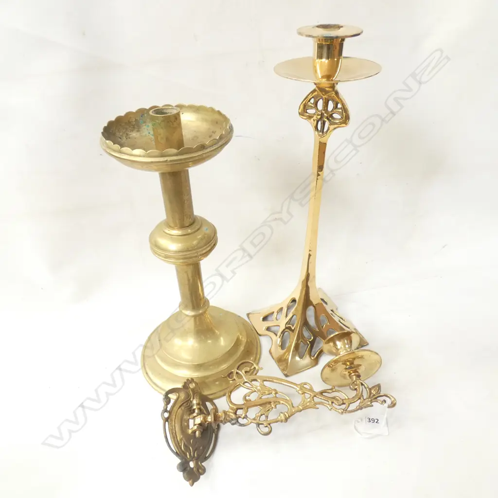 2 BRASS CANDLE HOLDERS - LARGEST H. 390MM & BRASS WALL SCONCE CANDLE HOLDER L 225MM Image 1++