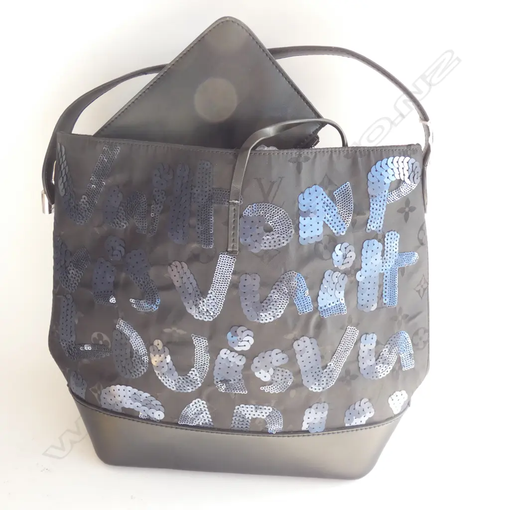 2 FAUX LOUIS VUITTON BAGS AF Image 1++