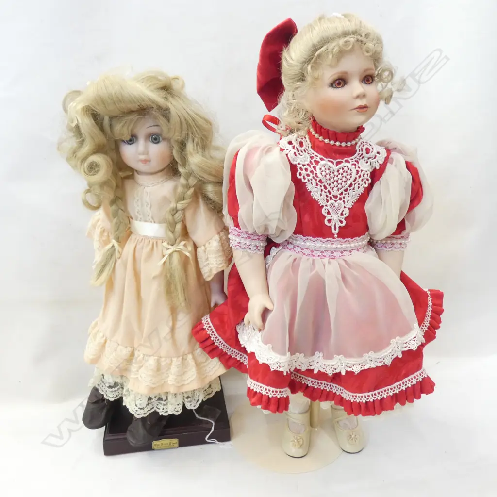 PR PORCELAIN DOLLS; 'THE FIRST FLEET' + ONE OTHER MUSICAL H190MM Image 1++