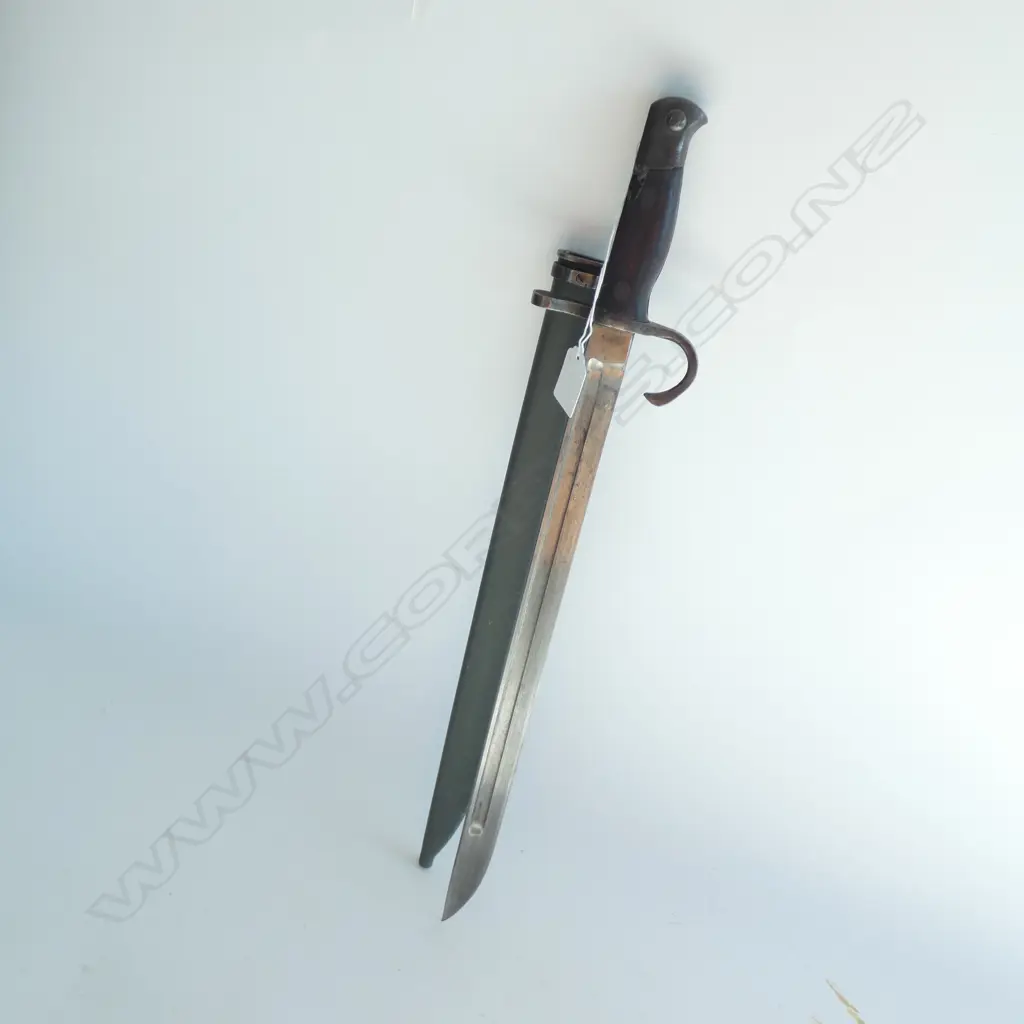 (16174) OLD BAYONET IN SCABBARD HOOKED QUILLON L.525 Image 1++
