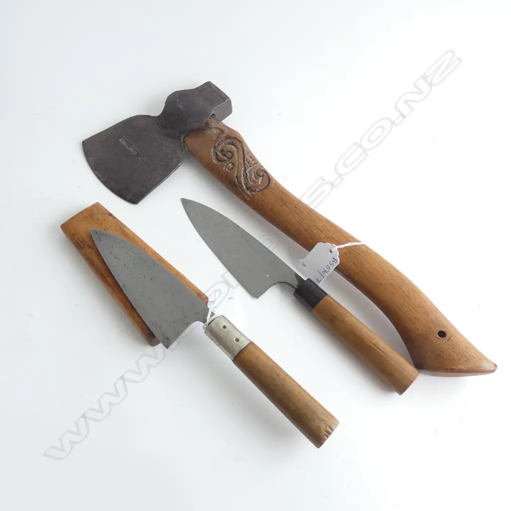 TOMOHAWK AXE L.410mm + 2 KNIVES  Image 1++
