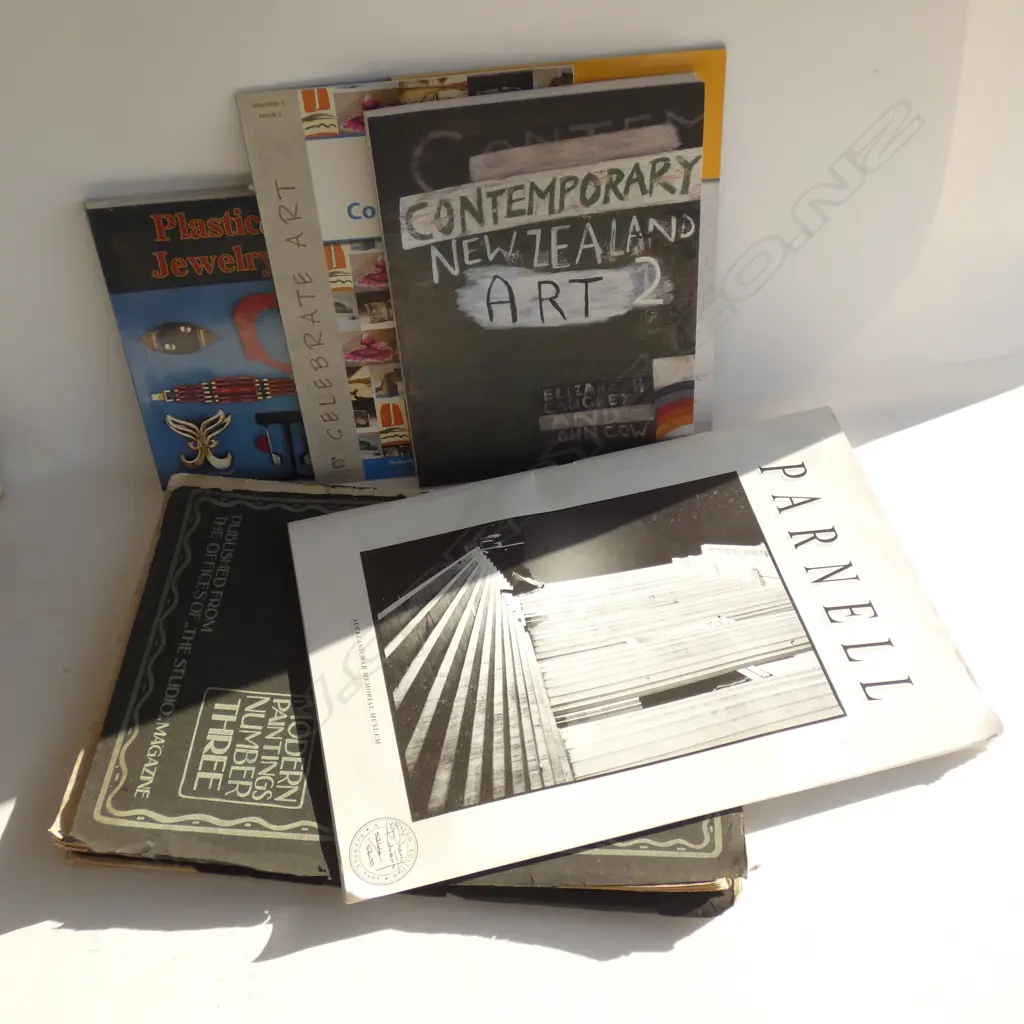 COLLECTION ART BOOKS INCL CONTEMPORARY NZ ART & EXPLORING DRAWING Image 1++