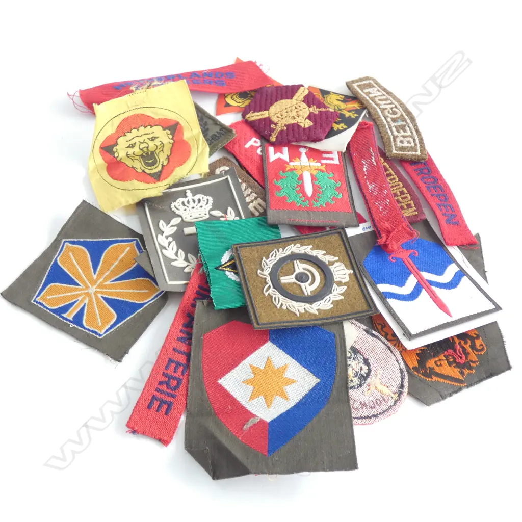 BAG OLD CLOTH BADGES ETC. Image 1++