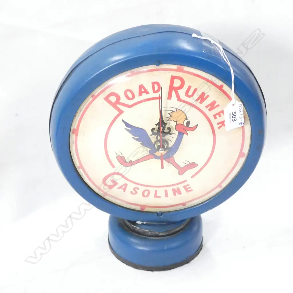 NOVELTY BATTERY OPERATED TIN PLATE 'ROAD RUNNER GASOLINE' CLOCK H. 315 DIA 260MM Image 1++
