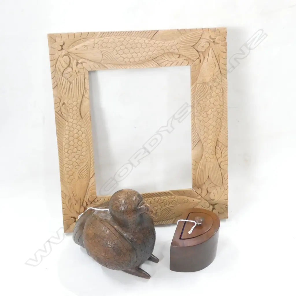 4 WOODEN ITEMS; FISH CARVED FRAME (305 X 360MM) CARVED BIRD W HIDDEN DRAWER & NZ SWAMP MATAI CARVED BOX Image 1++
