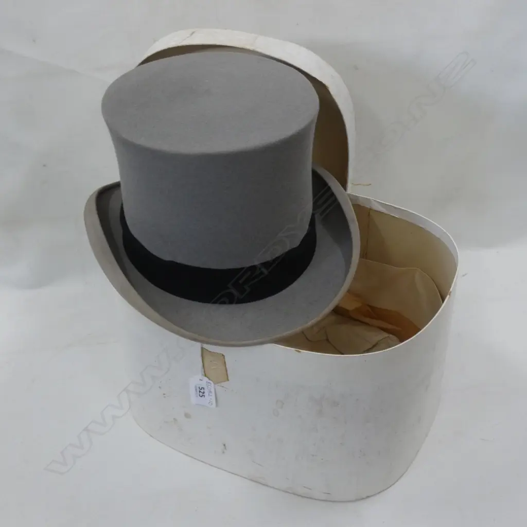 TOP HAT IN ORIGINAL BOX Image 1++