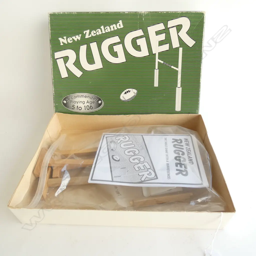 1970'S NZ RUGGER GAME - TABLE TOP RUGBY - IN ORIGINAL BOX Image 1++