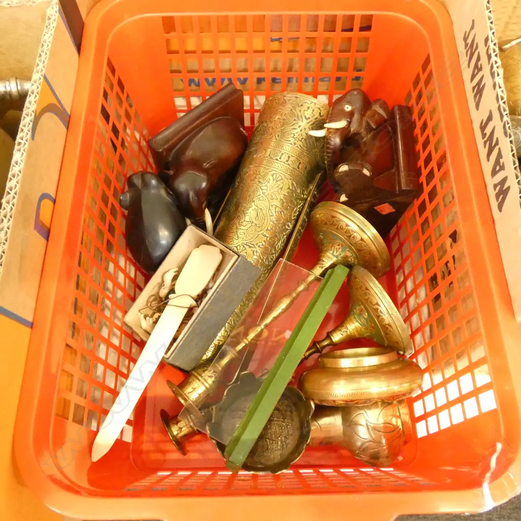 BOX LOT BRASS VASES / WOODEN CARVED ELEPHANTS & COLLECTABLES ETC. Image 1++