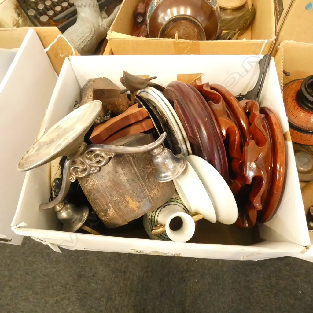 BOX LOT ORIENTAL ITEMS ETC Image 1++