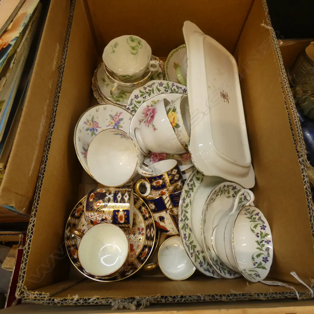 BOX LOT TRIOS & PLATES; MALING THUMBPRINT TRAY / SPODE / AYNSLEY ETC. Image 1++