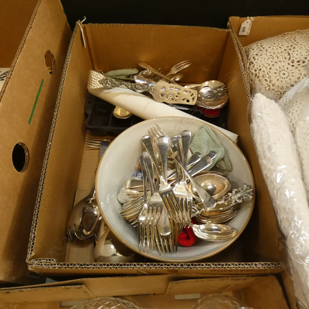 BOX LOT MASON CASH MIXING BOWL, GEM IRON, ASST. CUTLERY Image 1++
