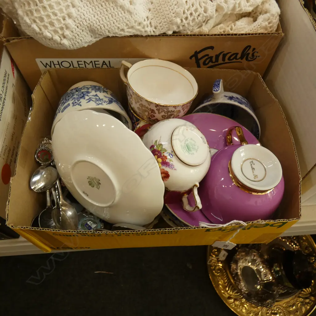 BOX LOT CUPS, SAUCERS & SOUVERNIR TEASPOONS Image 1++