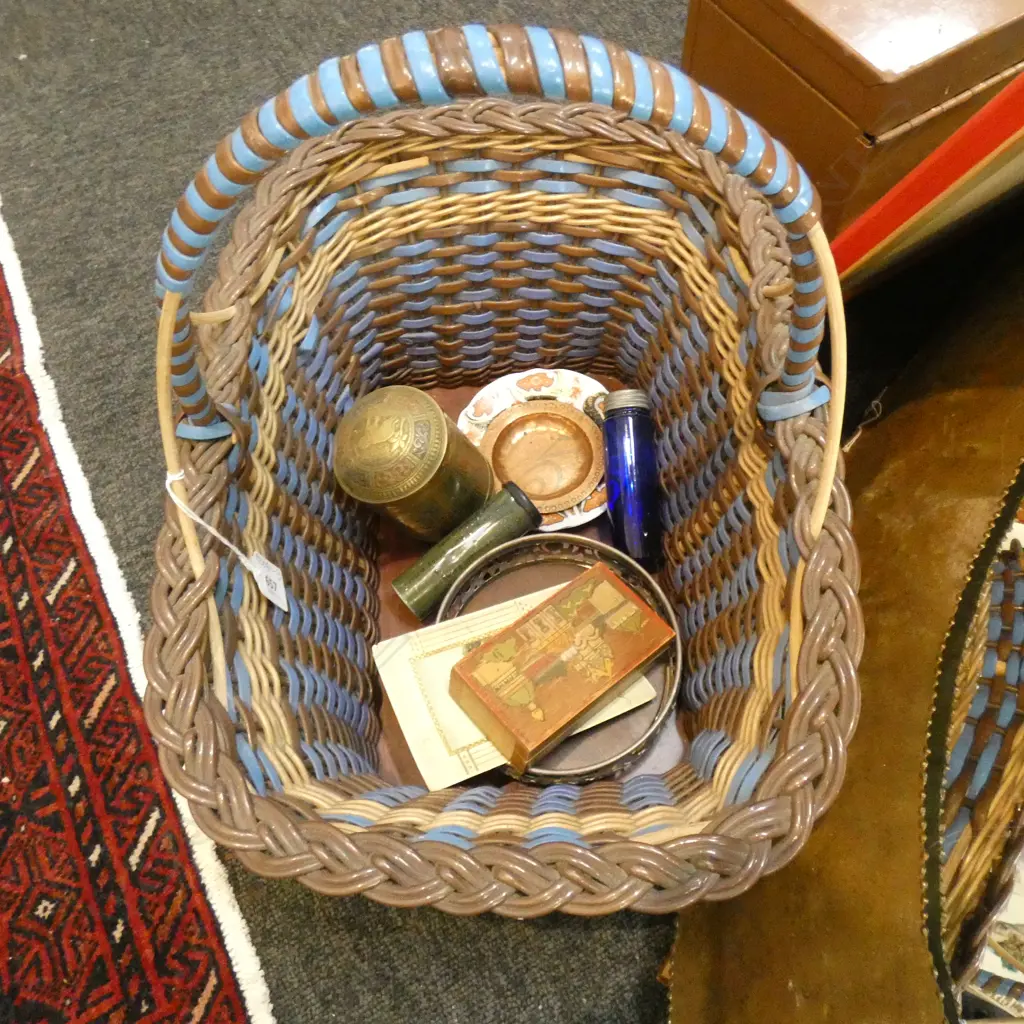 OLD SHOPPING BASKET WITH COLLECTABLES  Image 1++