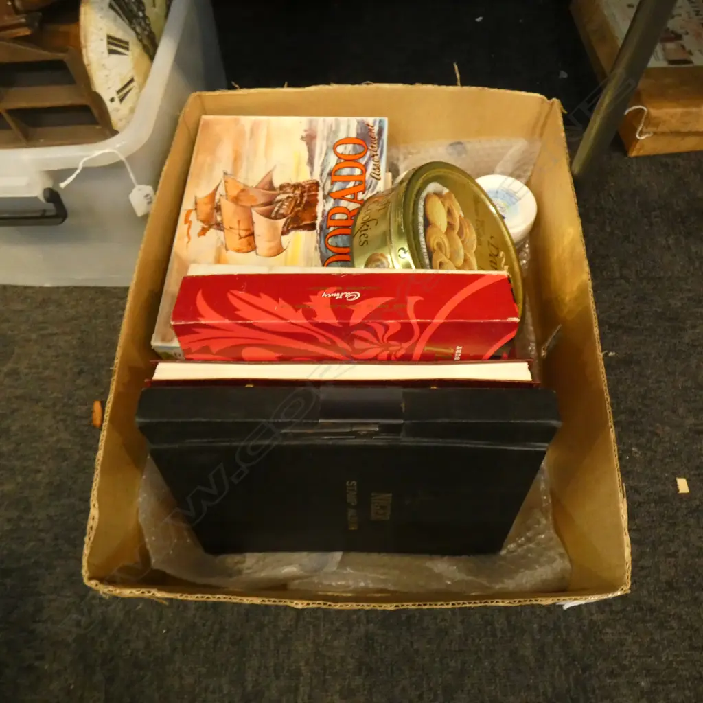 LG BOX POSTAGE STAMPS & STAMP ALBUMS  Image 1++