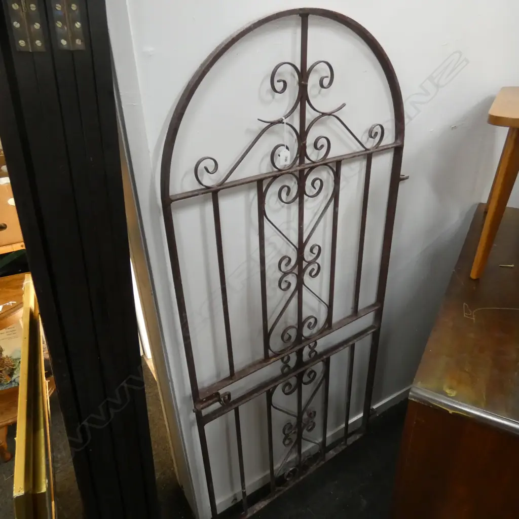 CAST IRON GATE 710x1520mm Image 1++