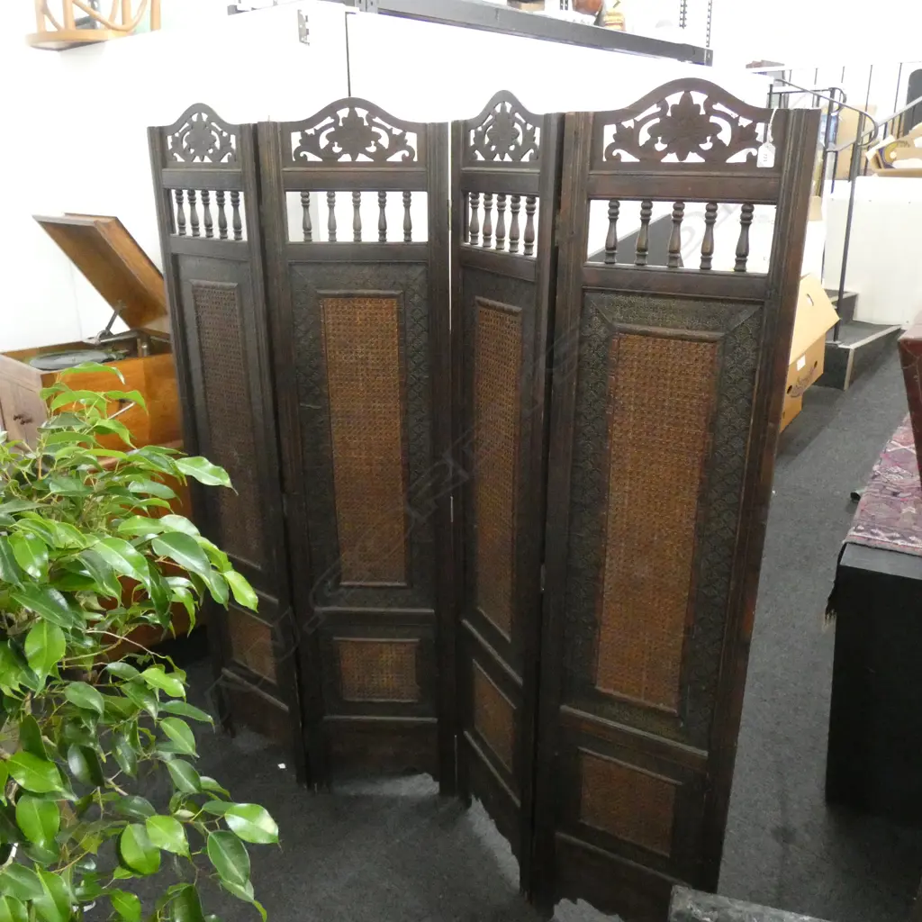 4 PANEL WOODEN SCREEN... Image 1++