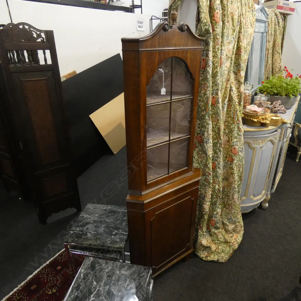 MAHOGANY SHERTON STYLE CORNER CABINET H 1840 MM Image 1++