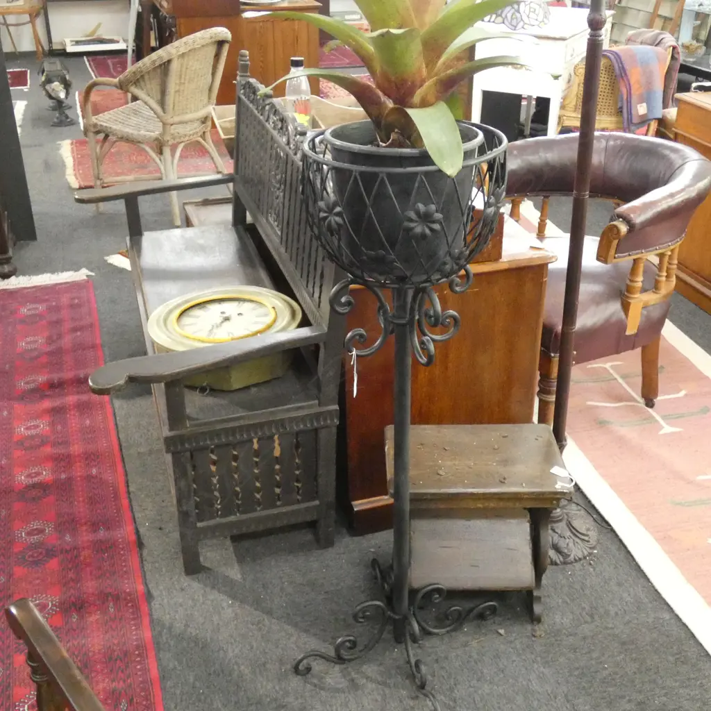 DECORATIVE BLACK METAL PLANT STAND H. 1140MM  Image 1++