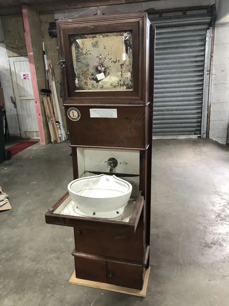 USSCo LTD CABIN WASH CABINET W BASIN  Image 1++