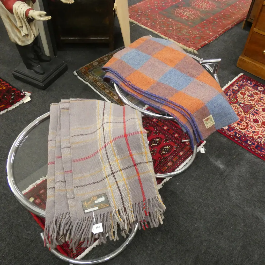2 VINTAGE 100% NZ  WOOL BLANKETS  Image 1++
