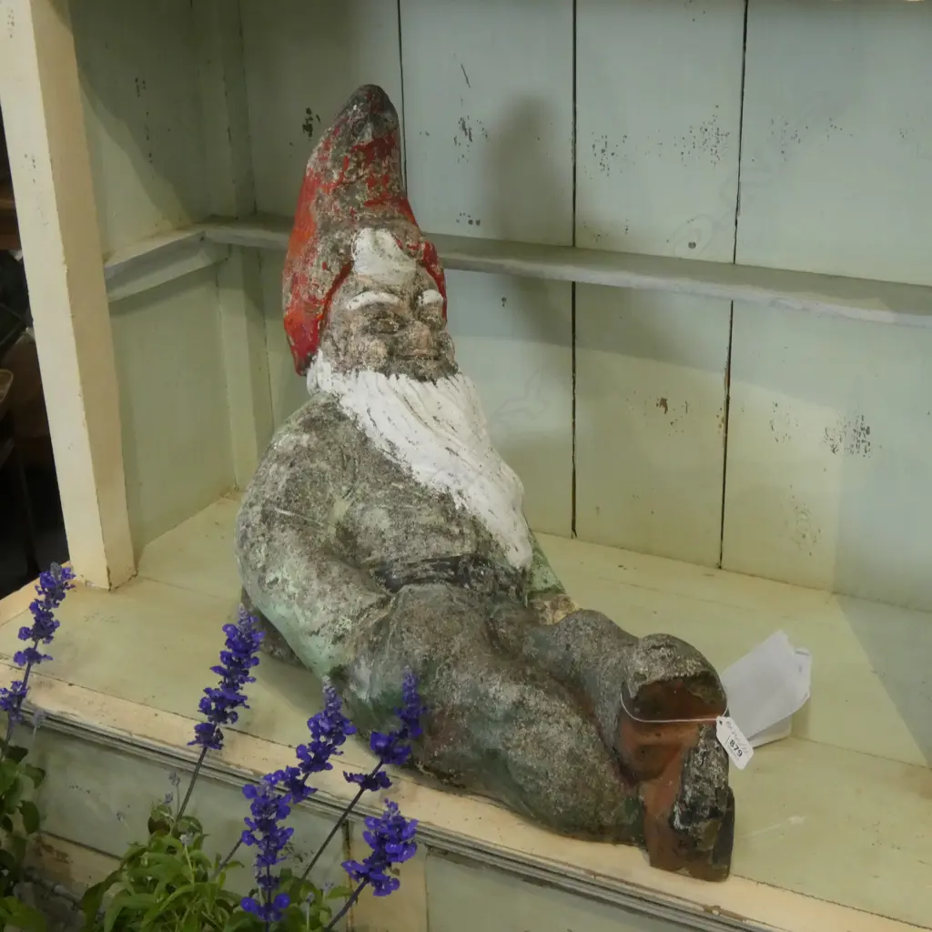LG VINTAGE PAINTED CONCRETE RECLINING GNOME L 620MM Image 1++