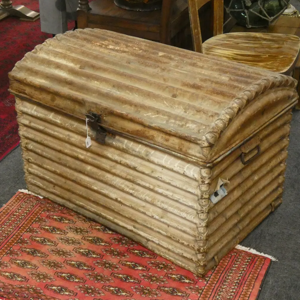 UNCOMMON CORRUGATED STEEL OLD TRUNK Image 1++