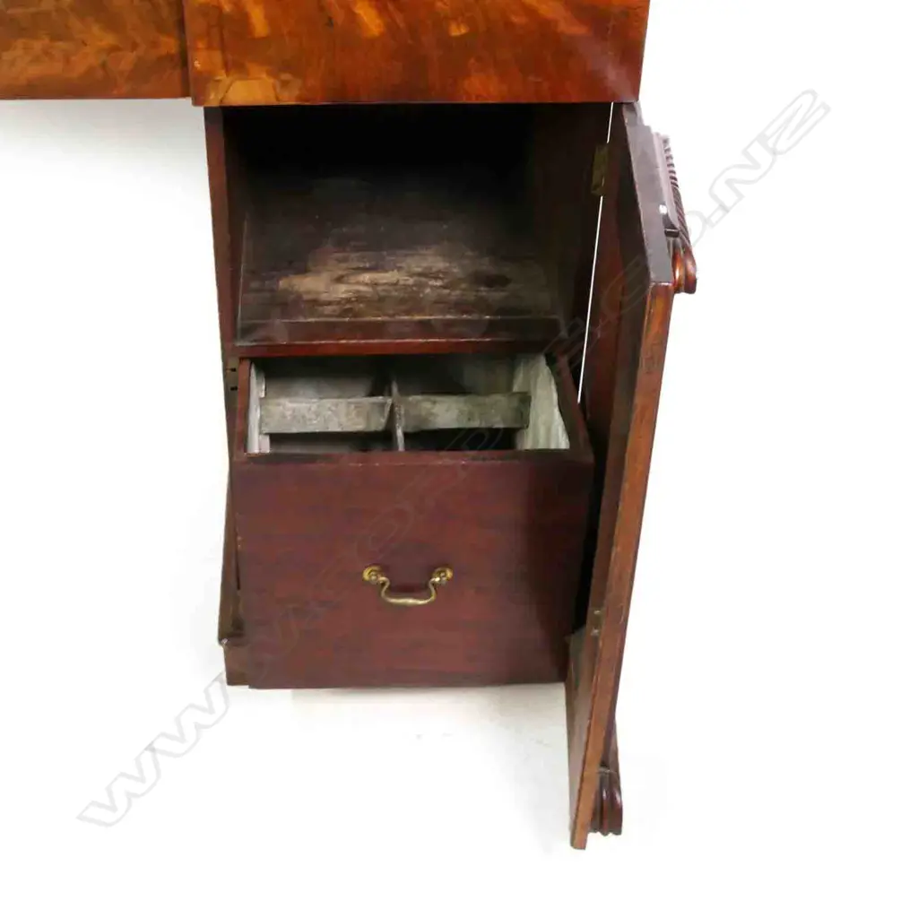 REGENCY FLAME MAHOG TWIN PEDESTAL SIDEBOARD Image 1++