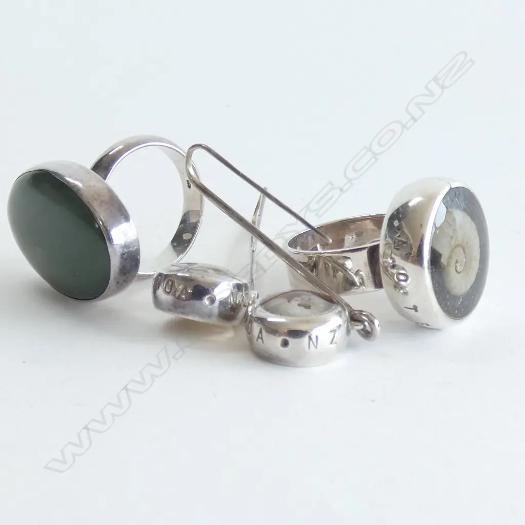 925 & GREEN STONE RING + STG RING & EARRINGS SET w. INSET SHELL 37 GRAMS Image 1++