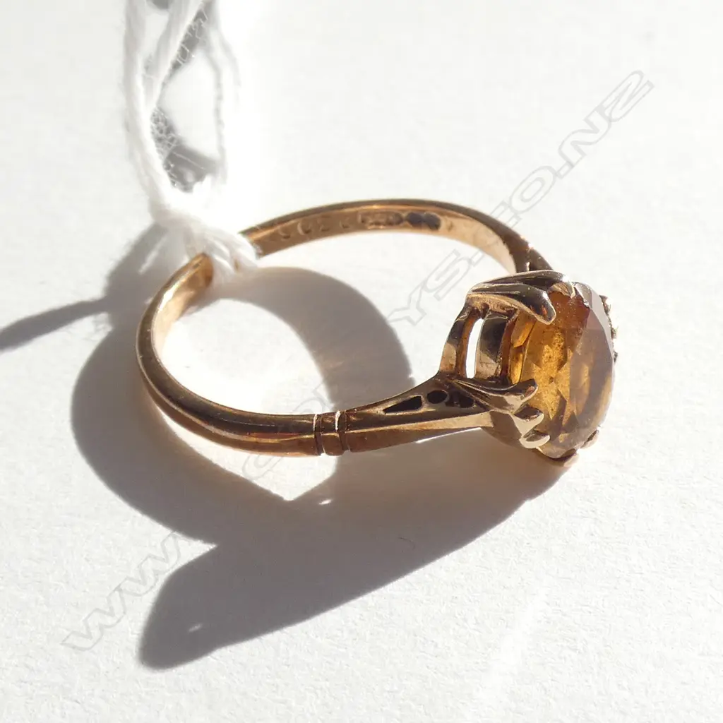 9CT SOLITAIRE VINTAGE RING 2.12GMS Image 1++