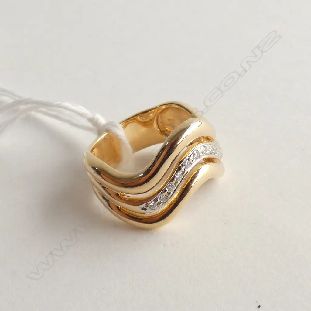 18CT GOLD & DIAMOND DRESS RING Image 1++
