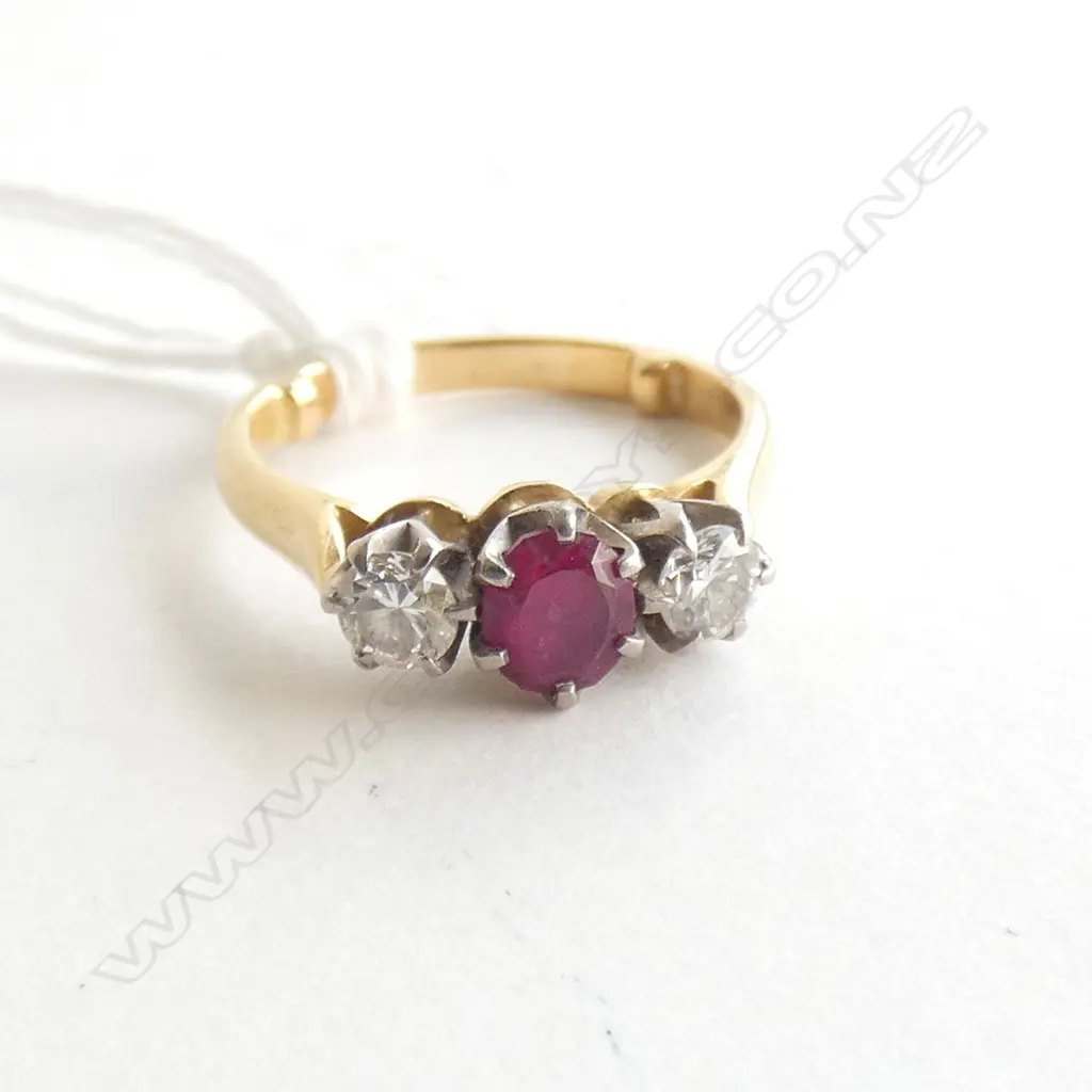 (16160) 18CT 2 DIAMOND & FAUX RUBY RING Image 1++