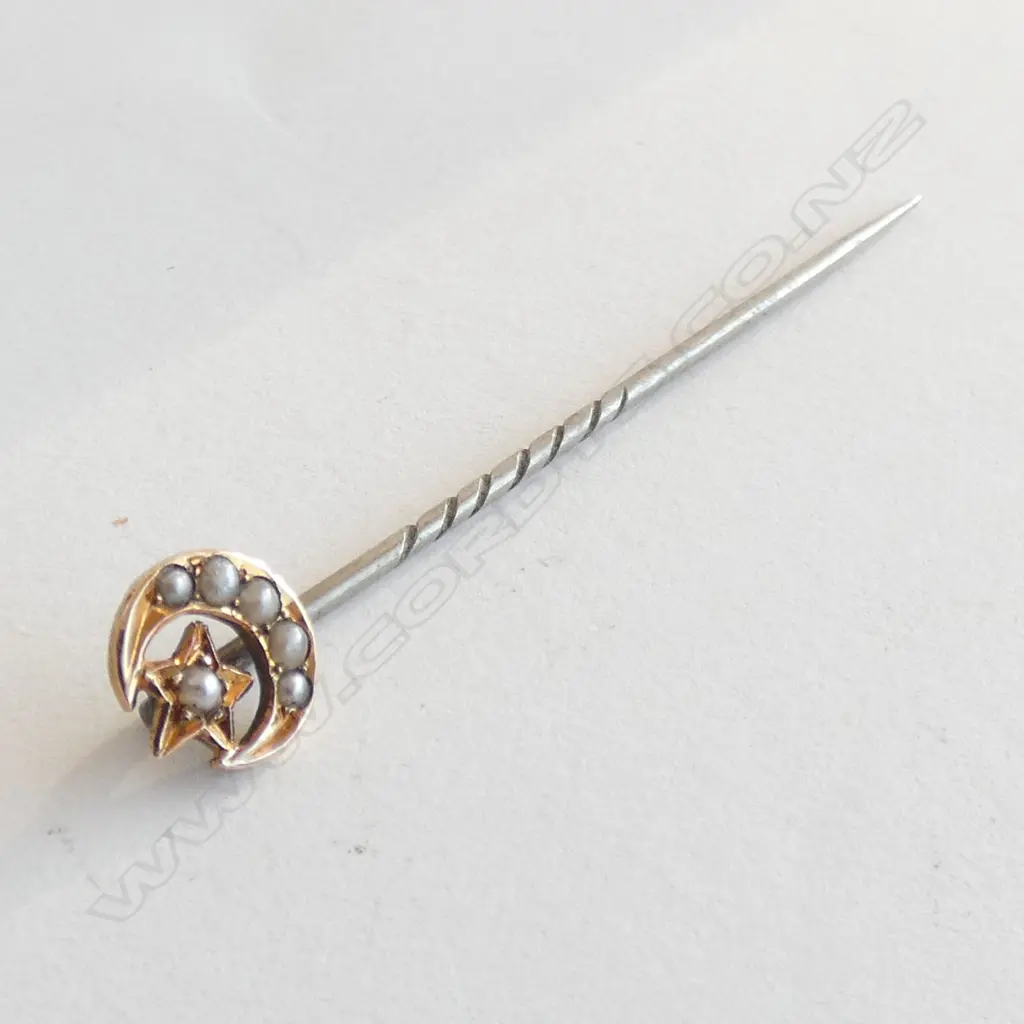 9CT GOLD & SEED PEARL VICTORIAN TIE PIN Image 1++