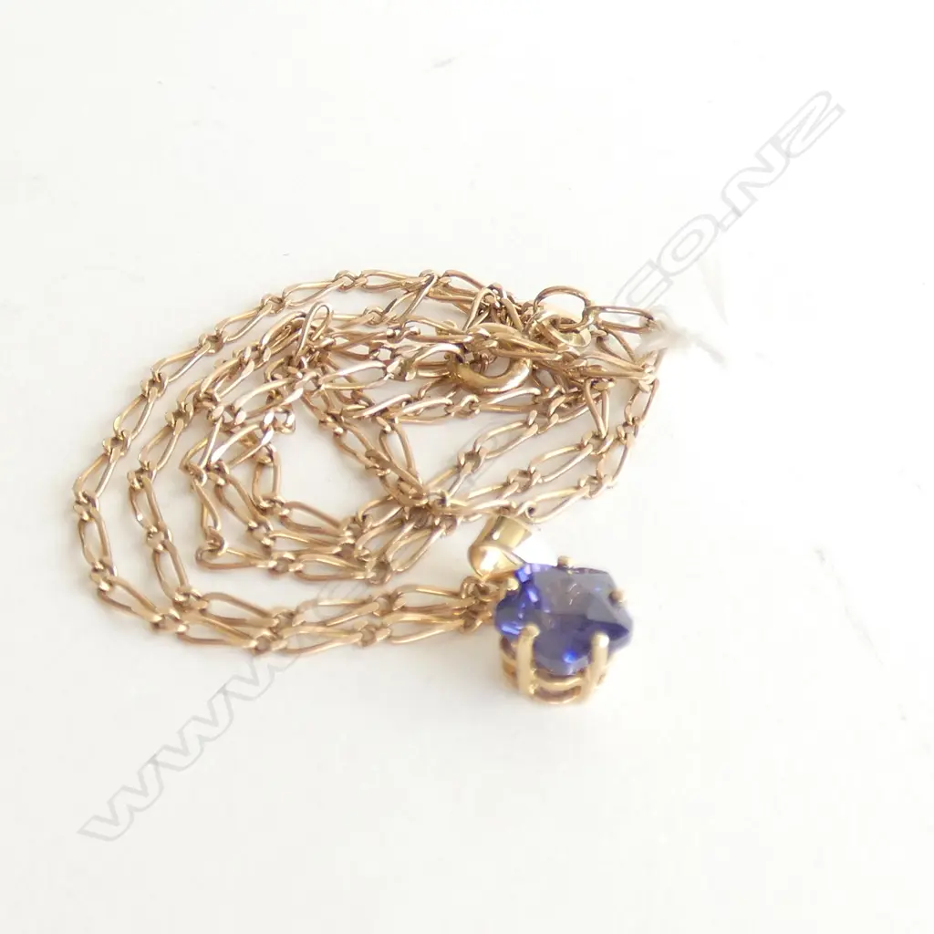 9CT GOLD NECKLACE W BLUE STONE PENDANT Image 1++